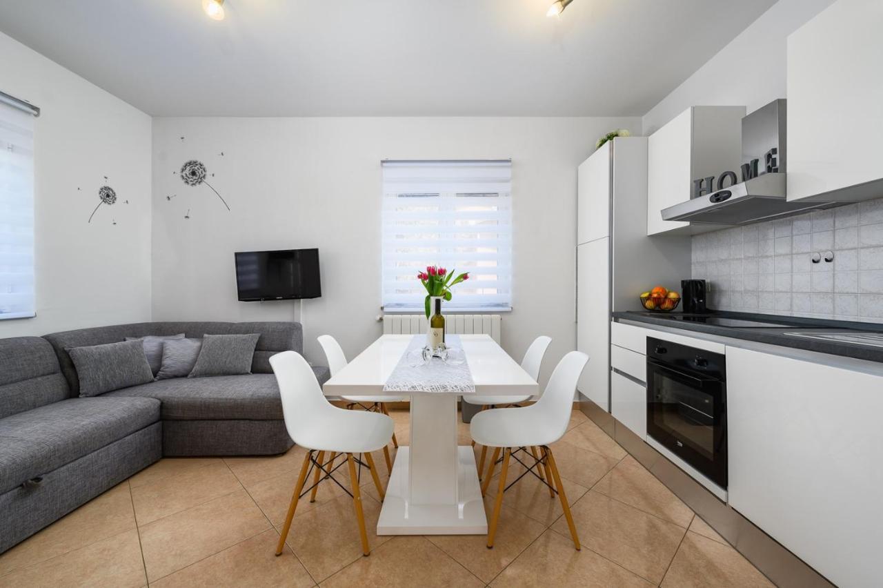 Bozica House With Apartments Murine Dış mekan fotoğraf