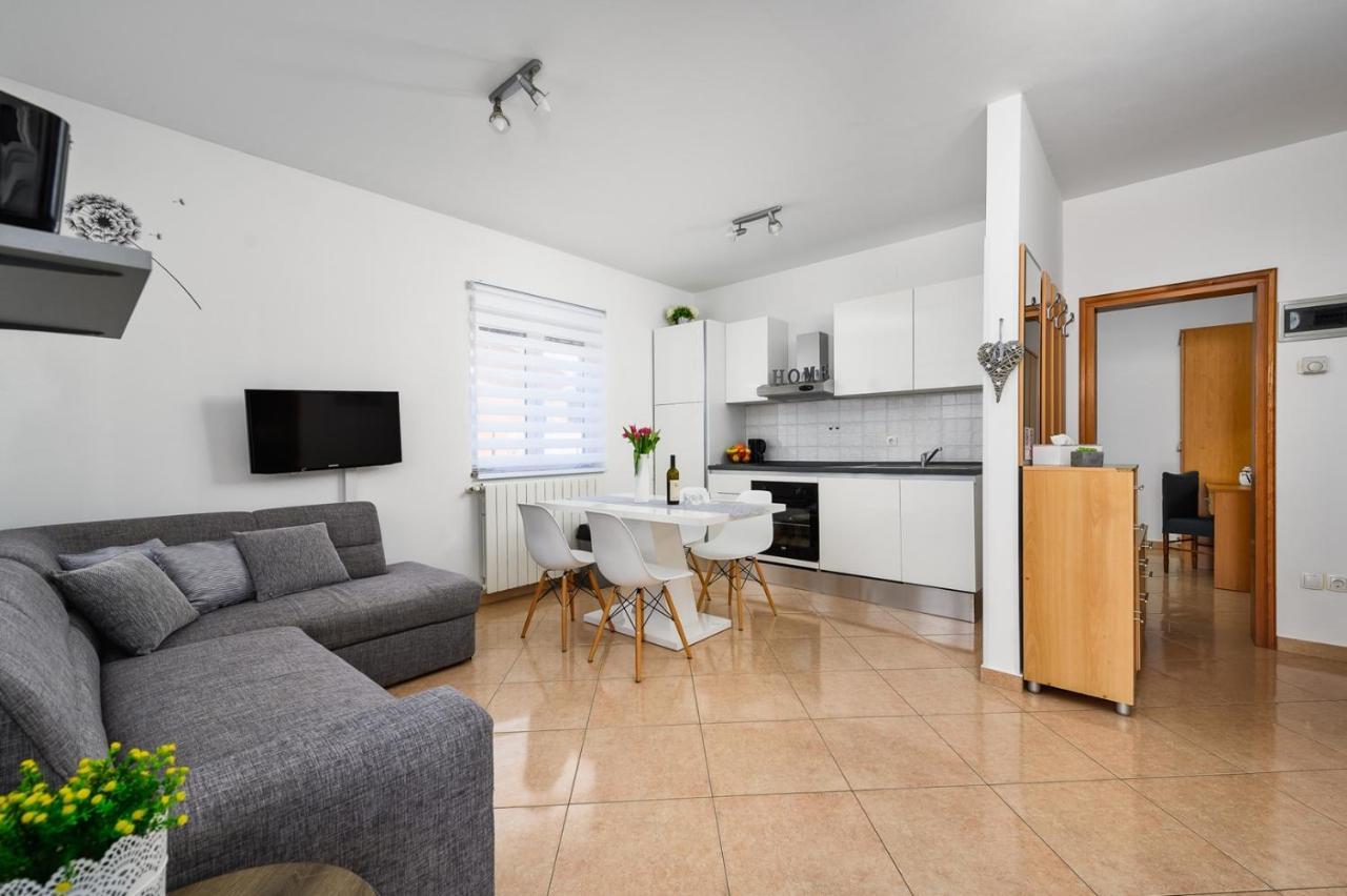 Bozica House With Apartments Murine Dış mekan fotoğraf